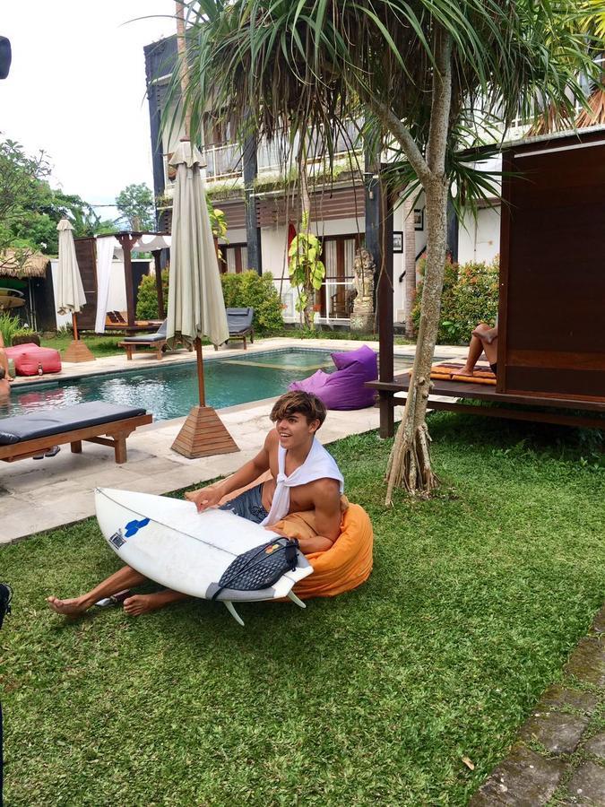 Premier Surf Camp 호텔 캉구 외부 사진