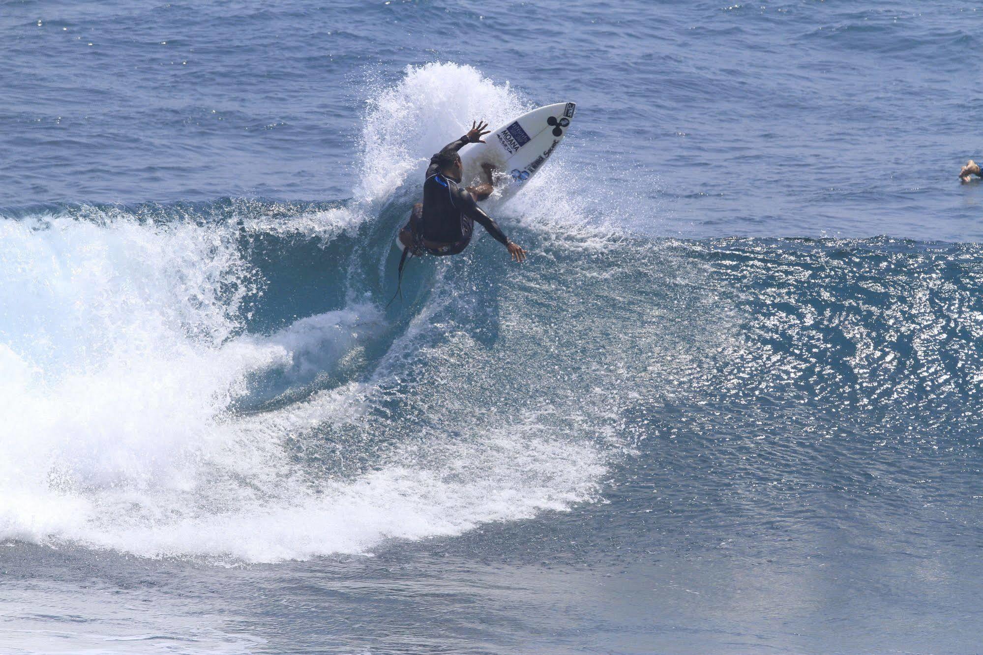 Premier Surf Camp 호텔 캉구 외부 사진
